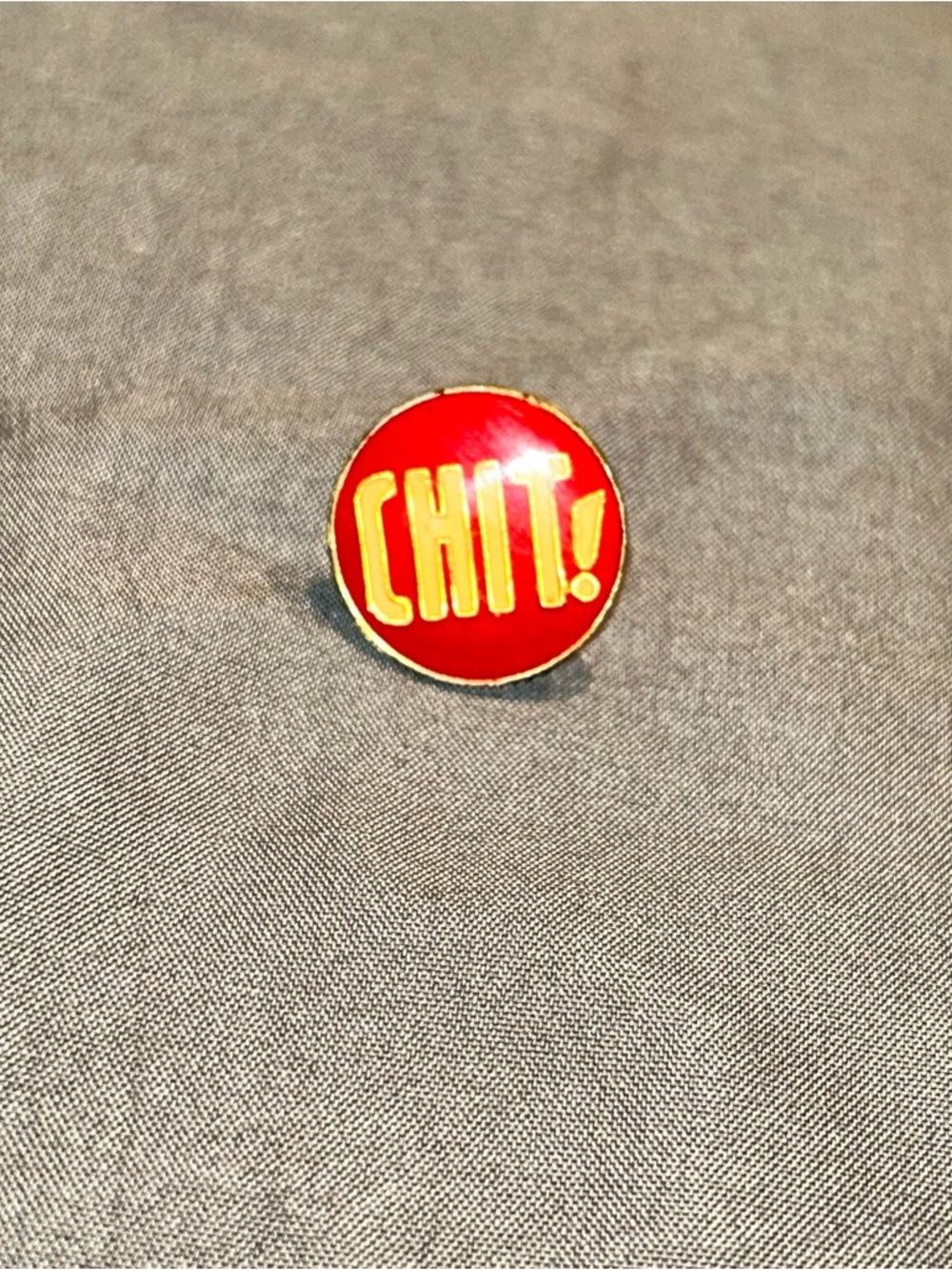 Vintage 1980s “Chit!“ Red & Gold Lapel Pin